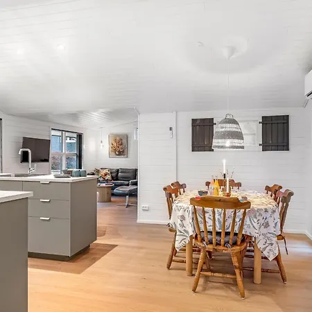 Lovely With Modern Facilities, Close To The Water Holiday home Roslev