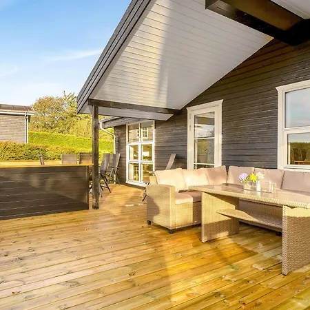 Lovely With Modern Facilities, Close To The Water Roslev